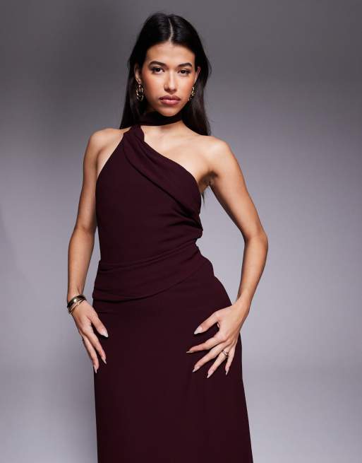 Vestido largo rojo cereza asimétrico con pañuelo al cuello de TFNC, 4 de 4
