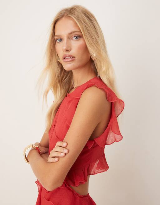Vestido largo rojo cereza oscuro con cuello alto, volante e insertos de encaje de ASOS DESIGN, 4 de 4