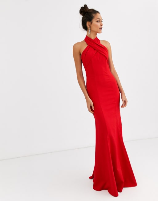 Vestido largo rojo con cuello halter cruzado de Chi Chi Tall | ASOS