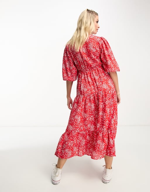 Vestido largo rojo cruzado y escalonado con estampado de florecitas de Glamorous Maternity, 2 de 4