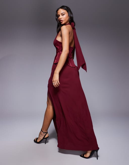 Vestido largo rojo estructurado con detalle de corsé con cuello halter de ASOS DESIGN, 2 de 4