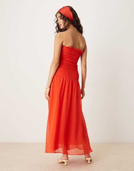 Vestido largo rojo fruncido con cintura baja de chifón de ASOS DESIGN, 3 de 4