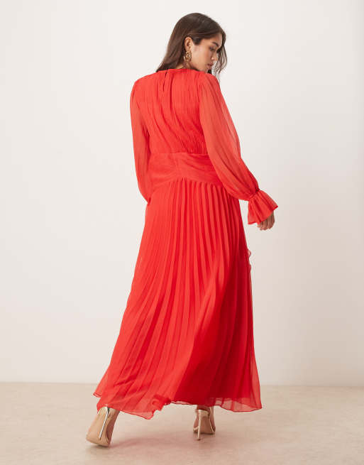 Vestido largo rojo fruncido con cuello alto y cinturón de ASOS DESIGN, 3 de 4
