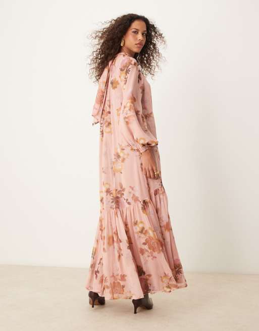 Vestido largo rosa amplio con estampado floral difuminado y lazada en la espalda de ASOS DESIGN, 4 de 4