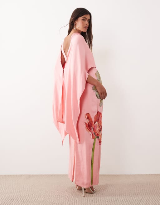 Vestido largo rosa con bordado floral y capa superpuesta de satén de ARRANGE, 4 de 4