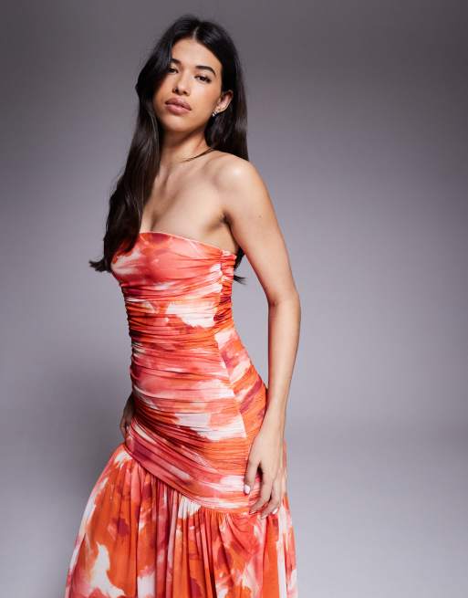 Vestido largo rosa con estampado abstracto y escote palabra de honor de malla Solana de Bardot, 2 de 4