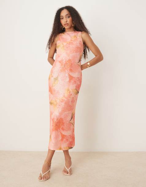 Vestido largo rosa con estampado floral con lentejuelas Lilou de Pretty Lavish - view 1