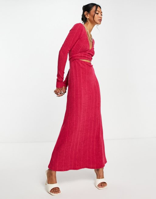 Vestido largo rosa de manga larga con parte delantera cruzada de tejido supersuave de ASOS DESIGN