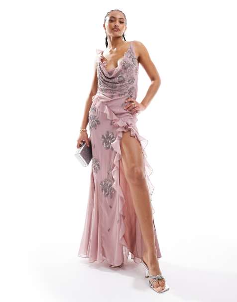 Vestido largo rosa de tirantes con cuello desbocado, detalle de volante y diseño adornado de flores de ASOS DESIGN - view 1