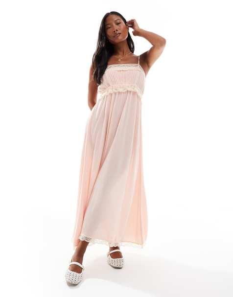 Vestido largo rosa de tirantes con inserto de encaje de Miss Selfridge Petite - view 1