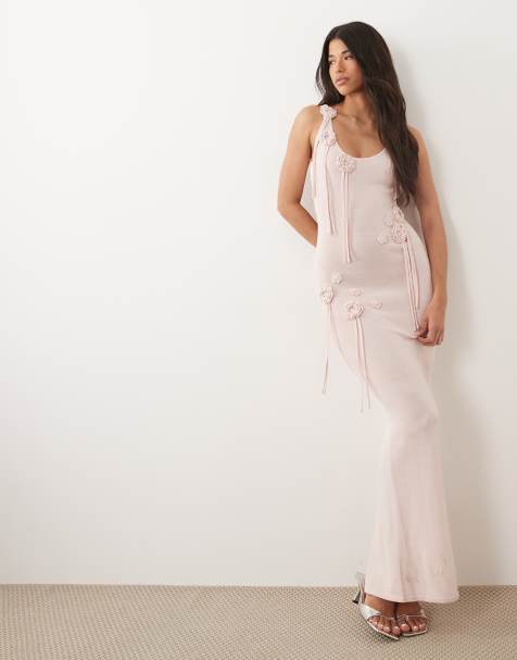 Vestido largo rosa pastel con cuello ancho y detalles florales con flecos de punto Lillie de Wanderdoll - view 1