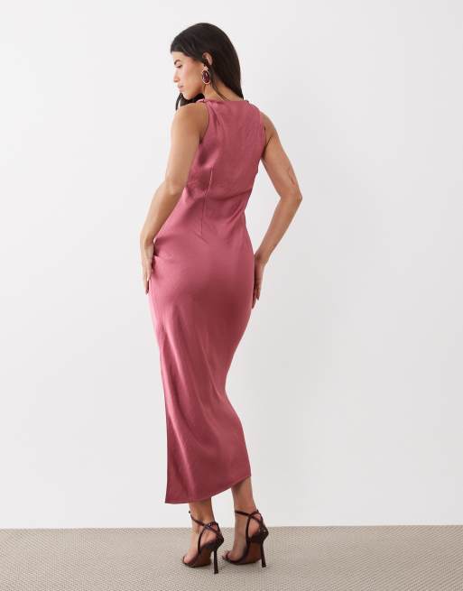 Vestido largo rosa polvoriento con cuello alto de satén de JDY, 2 de 4