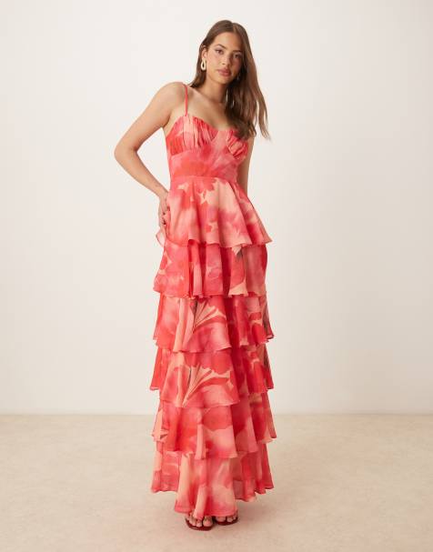 Vestido largo rosa y rojo con estampado floral extragrande y volantes escalonados de Pretty Lavish - view 1