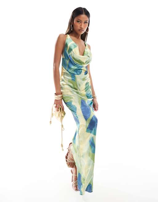 Vestido largo verde elástico con estampado abstracto y cuello desbocado de satén de ASOS DESIGN