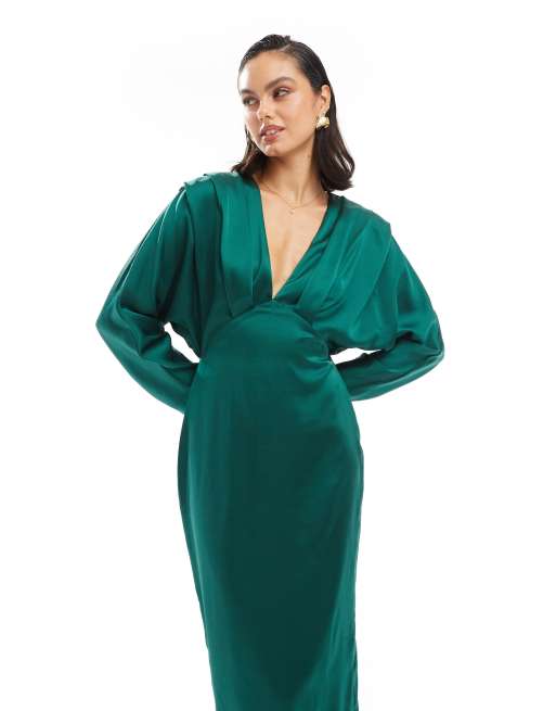 Vestido largo verde esmeralda con parte superior estilo kimono de satén de TFNC, 4 de 4