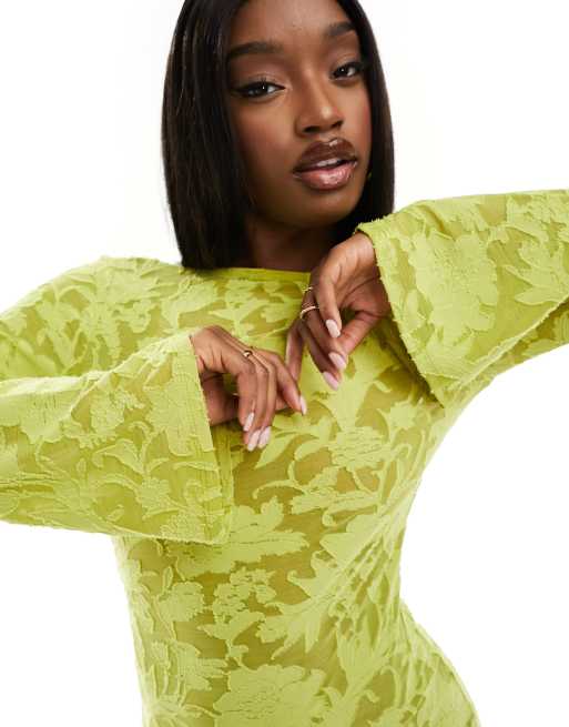 Vestido largo verde lima con mangas ángel, espalda escotada y diseño devoré de malla transparente de ASOS DESIGN, 3 de 4