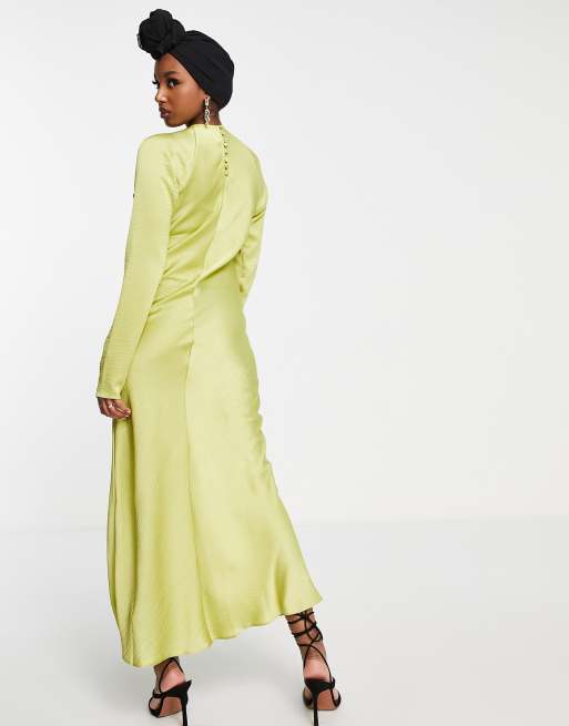 Vestido largo verde lima cortado al bies con detalle de botones de satén de ASOS DESIGN, 3 de 4