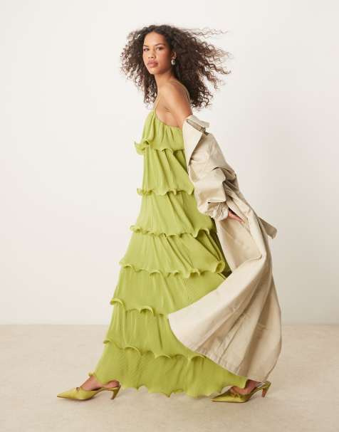 Vestido largo verde pistacho escalonado con volantes de Pretty Lavish - view 1