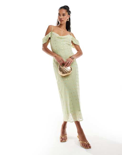 Vestido largo verde salvia de tirantes con cuello desbocado y estampado moteado dorado de Style Cheat