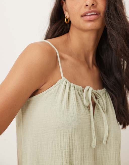 Vestido largo verde salvia sin mangas con lazada delantera de bambula de JDY, 4 de 4