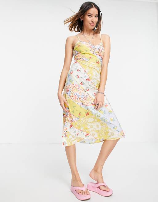 Vestido lencero con estampado floral variado de tirantes de Violet Romance