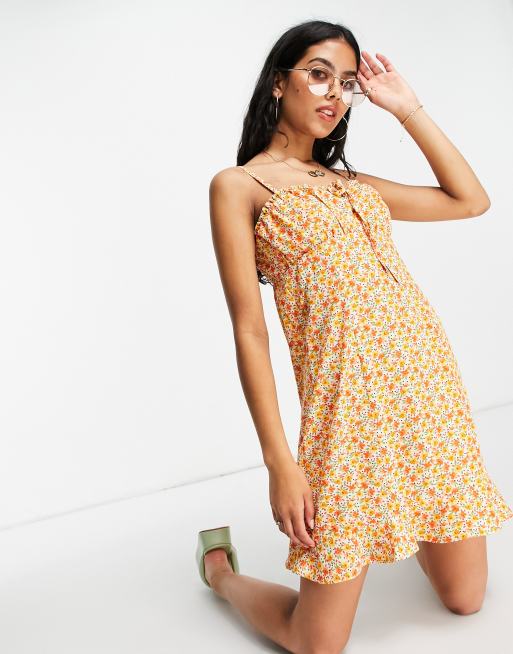 Vestido lencero corto con estampado floral y busto fruncido de ASOS DESIGN