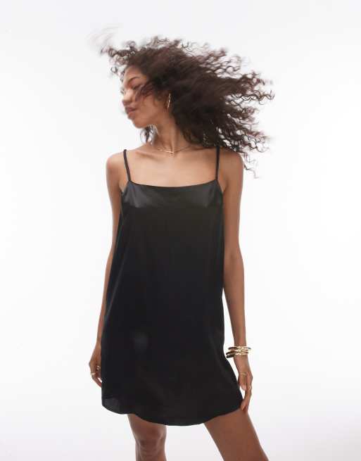 Vestido lencero corto negro de tirantes trenzados de Topshop 