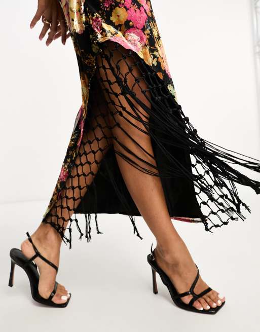 Vestido lencero largo con estampado metalizado variado y detalle de macramé de ASOS DESIGN , 2 de 4