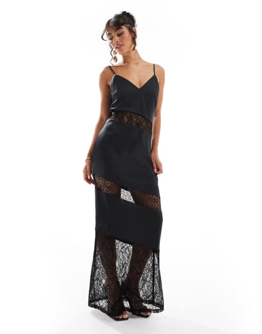 Vestido lencero largo negro con insertos de encaje de Pretty Lavish