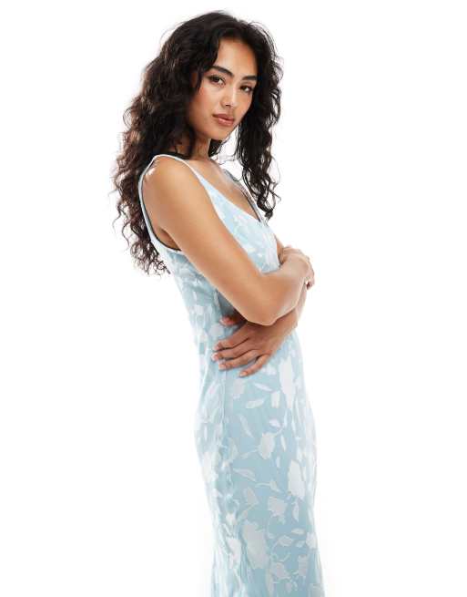 Vestido lencero midi azul hielo con cuello ancho y patrón devoré de ASOS DESIGN, 2 de 4