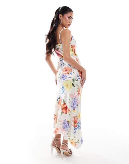 Vestido lencero midi blanco con estampado floral de satén de River Island, 2 de 4