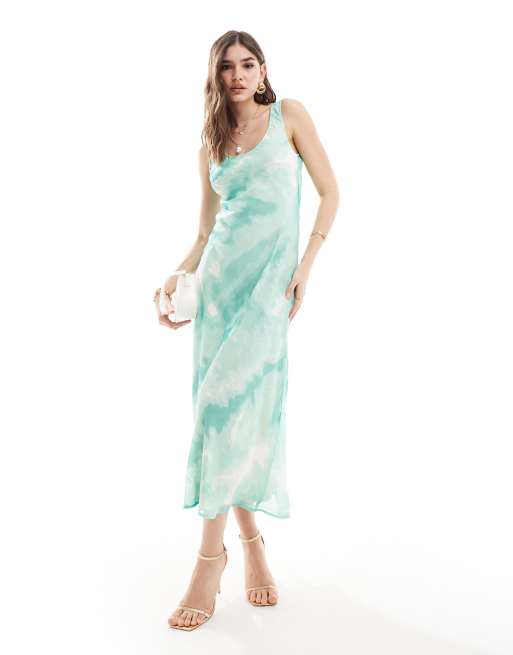 Vestido lencero midi con estampado tie dye y cuello ancho de chifón de ASOS DESIGN