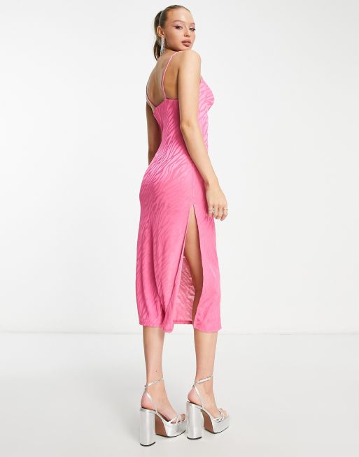 Vestido lencero midi rosa de tirantes de Miss Selfridge , 2 de 4