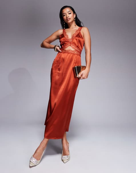 Vestido lencero semilargo color óxido con aberturas de encaje Mimi de Never Fully Dressed Petite - view 1