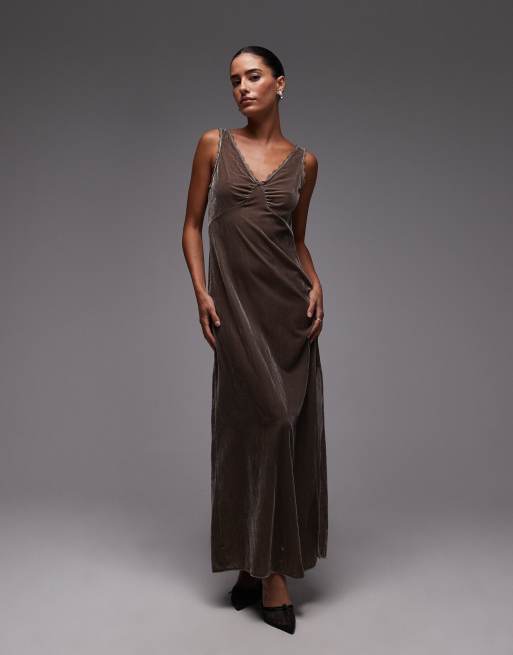 Vestido lencero semilargo marrón topo de terciopelo de & Other Stories