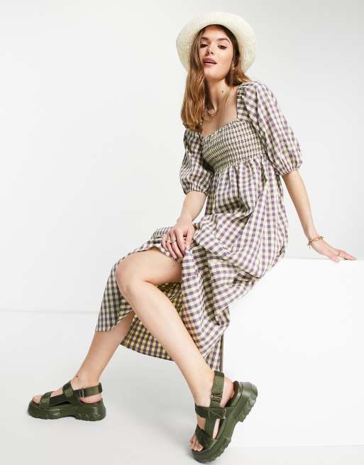 Vestido midi a cuadros de corte amplio con pecho fruncido de Lola May