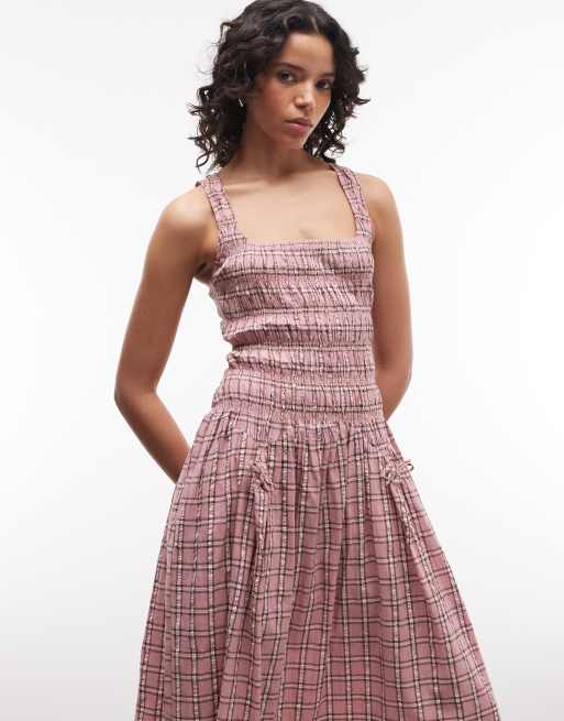 Vestido midi a cuadros rosas fruncido con escote cuadrado de COLLUSION, 2 de 4