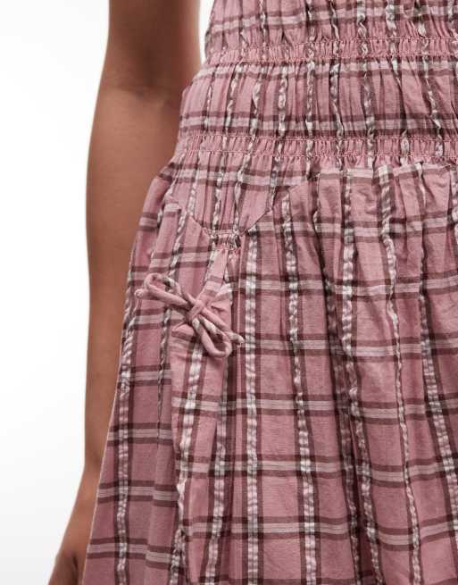 Vestido midi a cuadros rosas fruncido con escote cuadrado de COLLUSION, 3 de 4