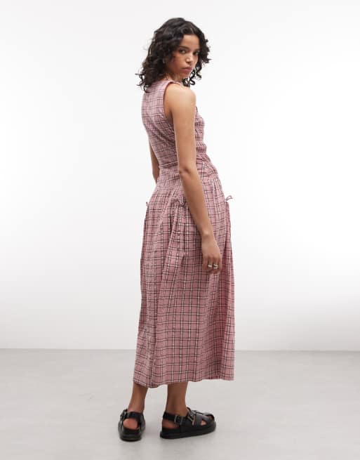 Vestido midi a cuadros rosas fruncido con escote cuadrado de COLLUSION, 4 de 4