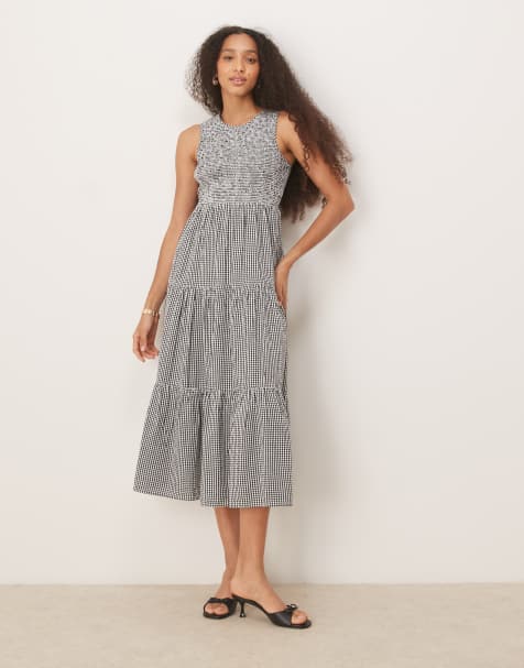 Vestido midi a cuadros vichy monocromáticos escalonado sin mangas de Nobody's Child - view 1