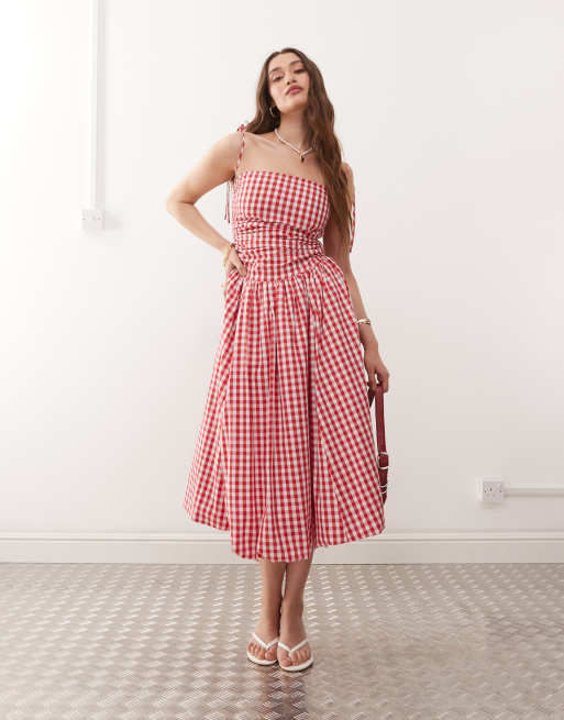 Vestido midi a cuadros vichy rojos con diseño abullonado y tirantes anudados en los hombros Alexa de Amy Lynn