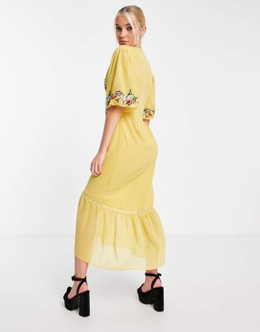 Vestido midi amarillo bordado Juliana de Hope & Ivy, 2 de 4