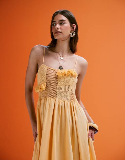 Vestido midi amarillo de tirantes con diseño de patchwork de encaje de ASOS DESIGN, 2 de 4