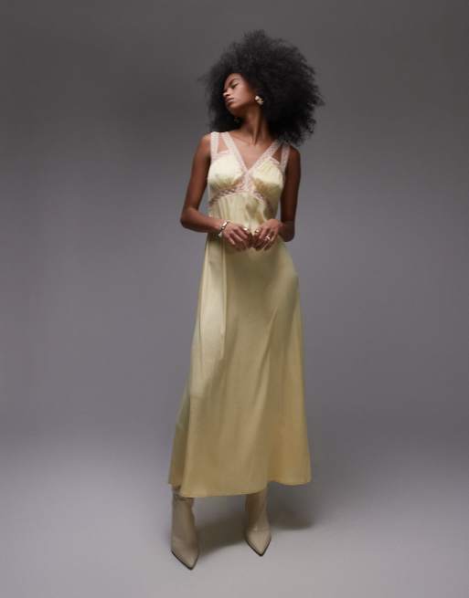 Vestido midi amarillo limón con pecho plisado e inserto color melocotón de encaje de Topshop