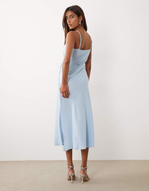 Vestido midi azul claro de tirantes de satén de YAS, 4 de 4