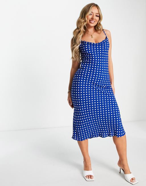 Vestido midi azul cobalto de tirantes con estampado de lunares de Trendyol