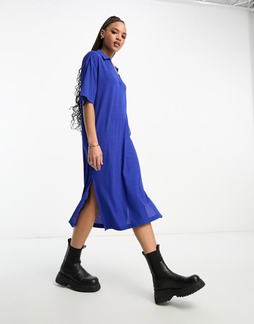 Vestido midi azul con cuello tipo polo de Monki