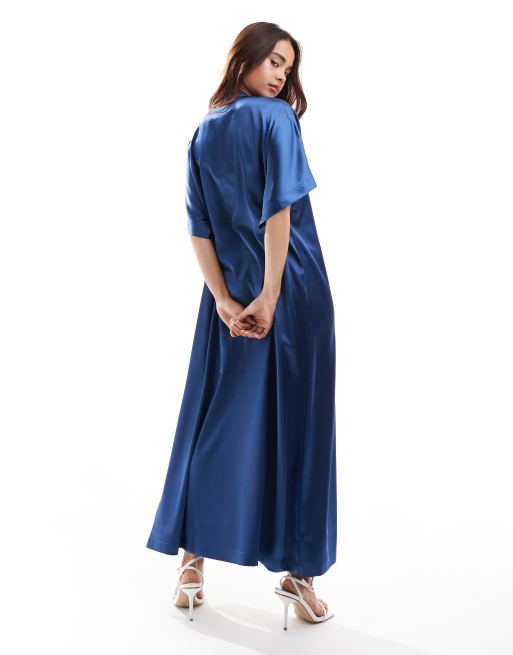 Vestido midi azul denim estilo camiseta de satén de ASOS DESIGN, 4 de 4