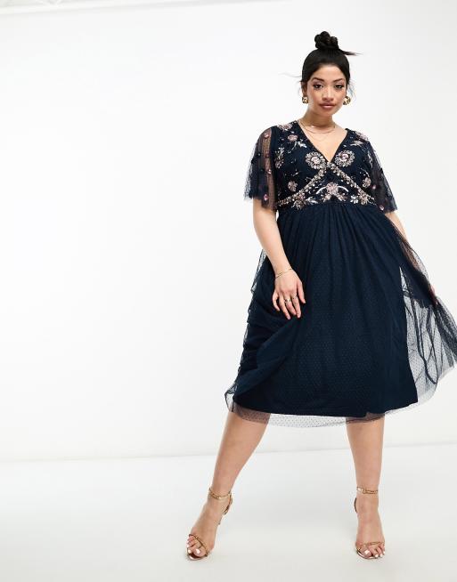 Vestido midi azul marino con diseño adornado y falda de tul de Maya Plus, 3 de 4