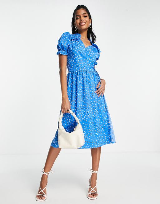 Vestido midi azul marino cruzado con estampado floral, cinturón y volantes en las mangas de In The Style x Jac Jossa